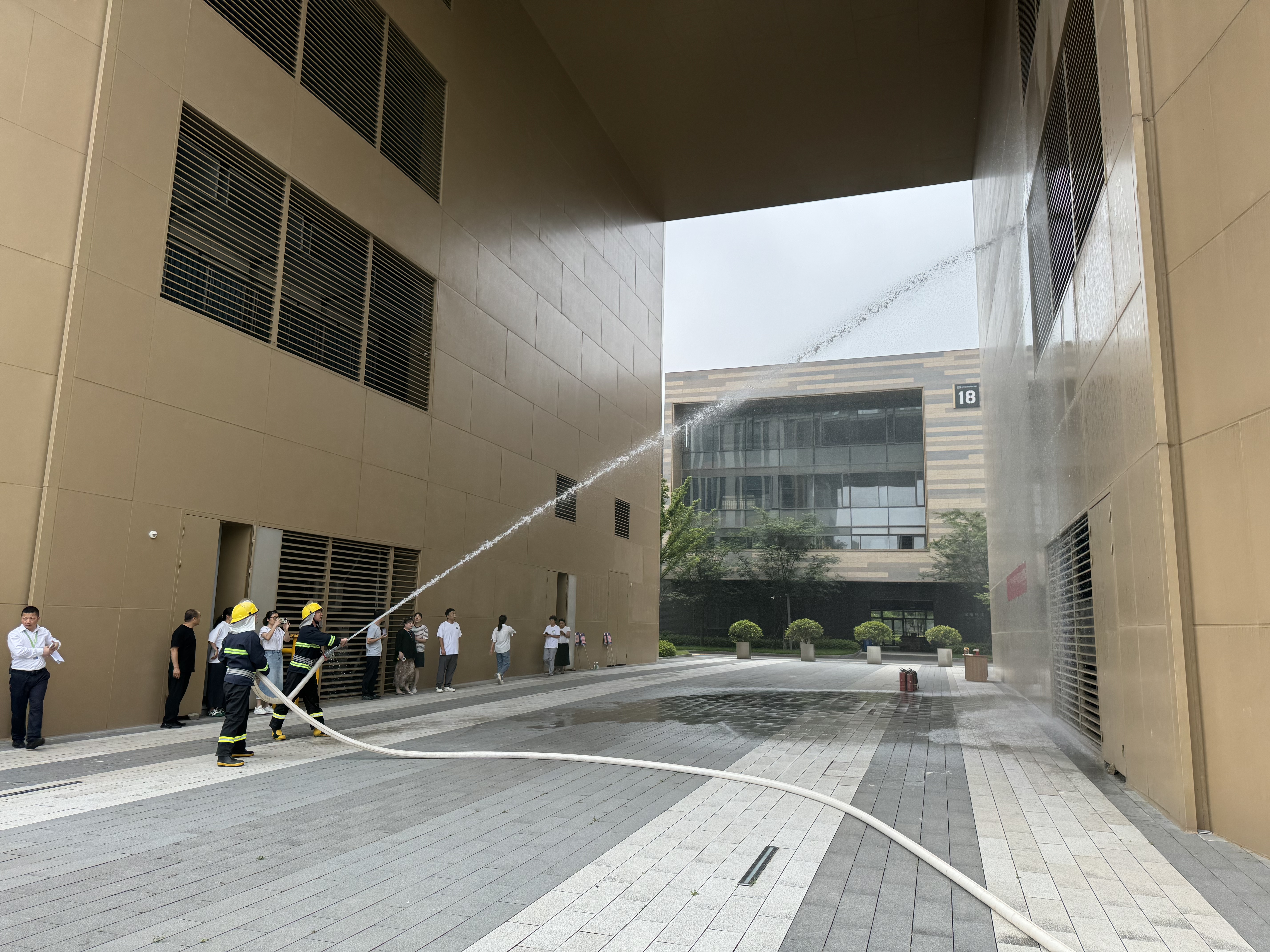 20260618以练为战，守好园区安全线 (1).jpg